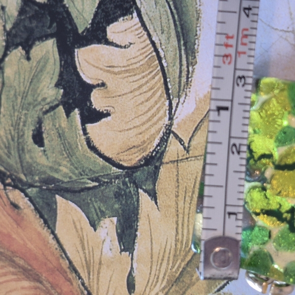 Green and Gold Resin Pendant - Picture 4 of 5